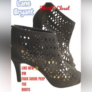 🌷LANE BRYANT LIKE NEW 9 WIDE WIDTH BLACK FAUX SUEDE BOOTS